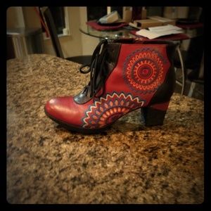 BRAND NEW..NEVER WORN WOMENS RED FLORAL STYLE BOOT
